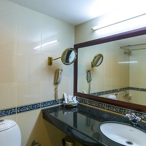 Semi Deluxe Room